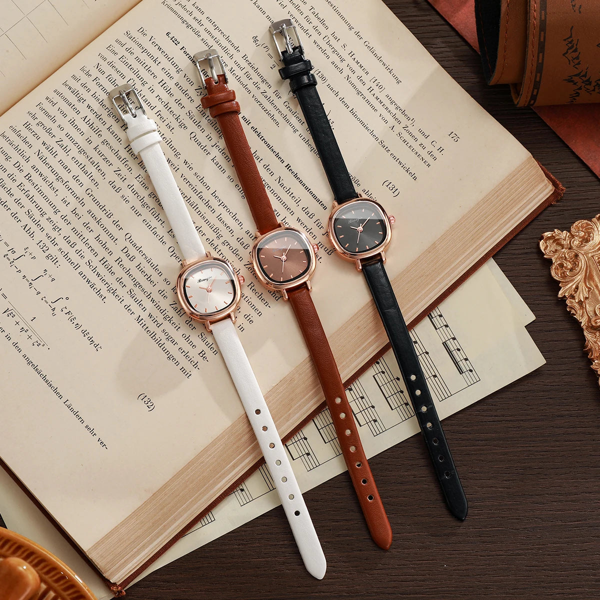 Fine Leather Strap Wristwatch