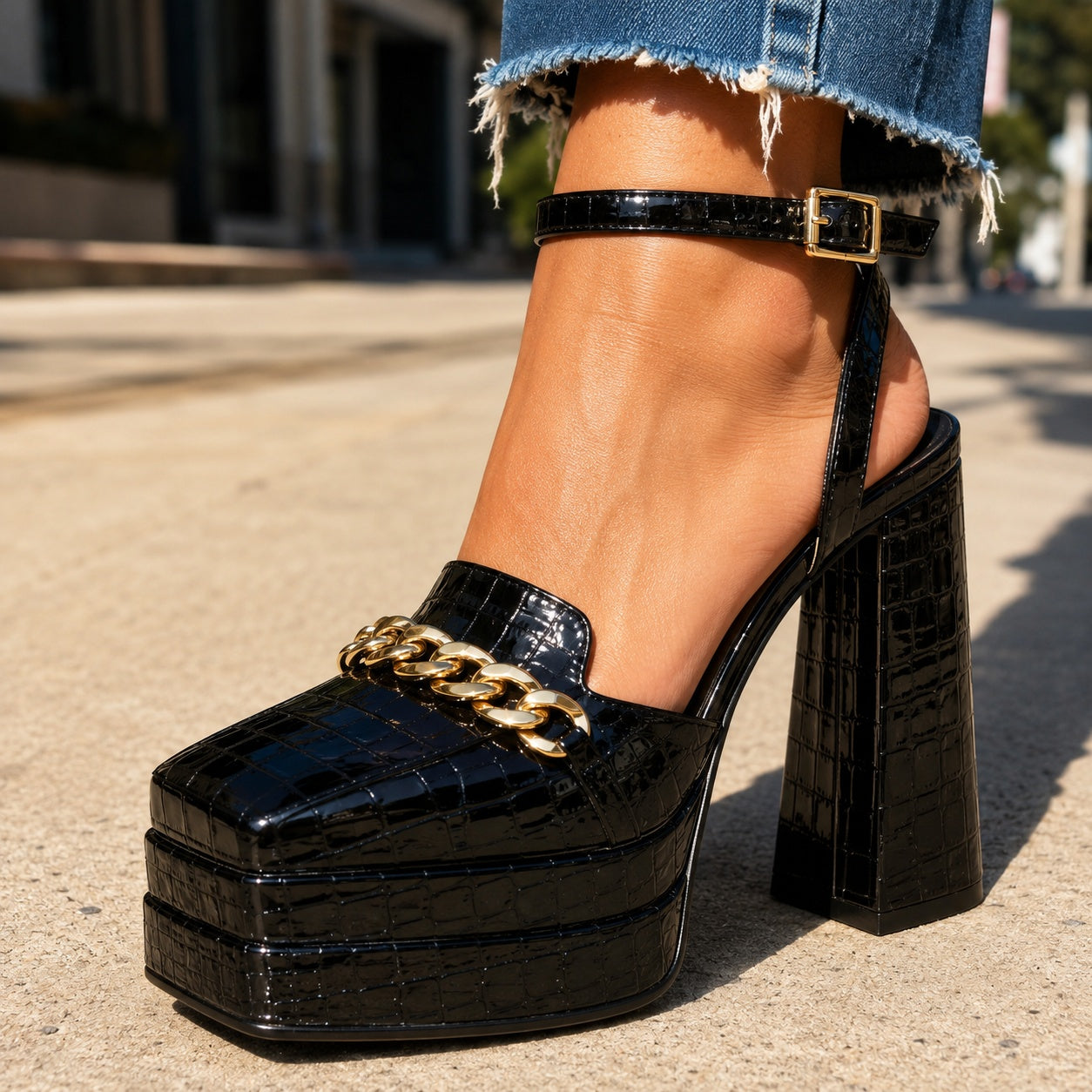 Leather Sandals Chain Accent