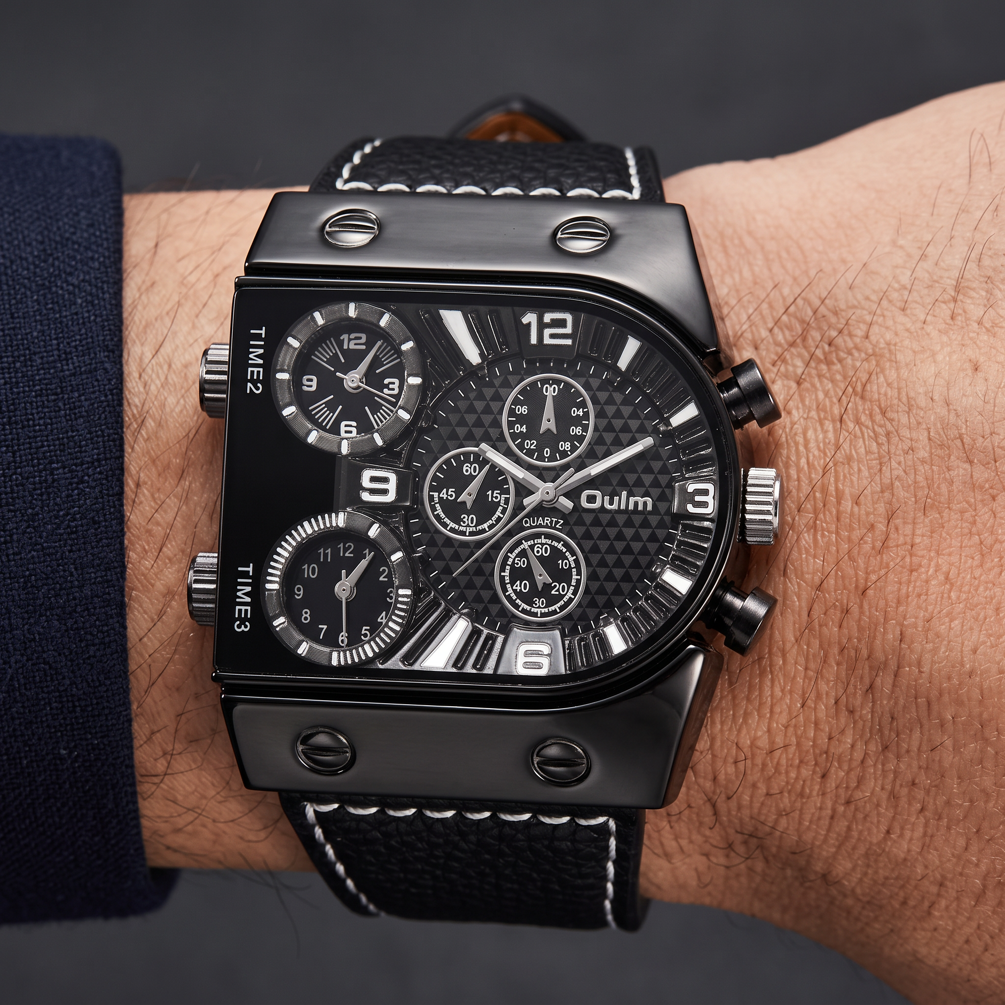 Oulm Men's Military Watch
